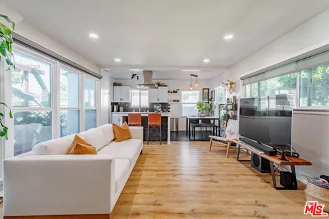 $949,000 | 5541 East Mezzanine Way, Long Beach, CA 90808