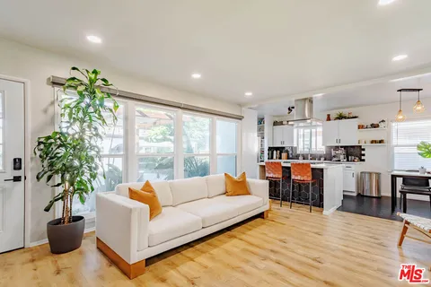 $949,000 | 5541 East Mezzanine Way, Long Beach, CA 90808