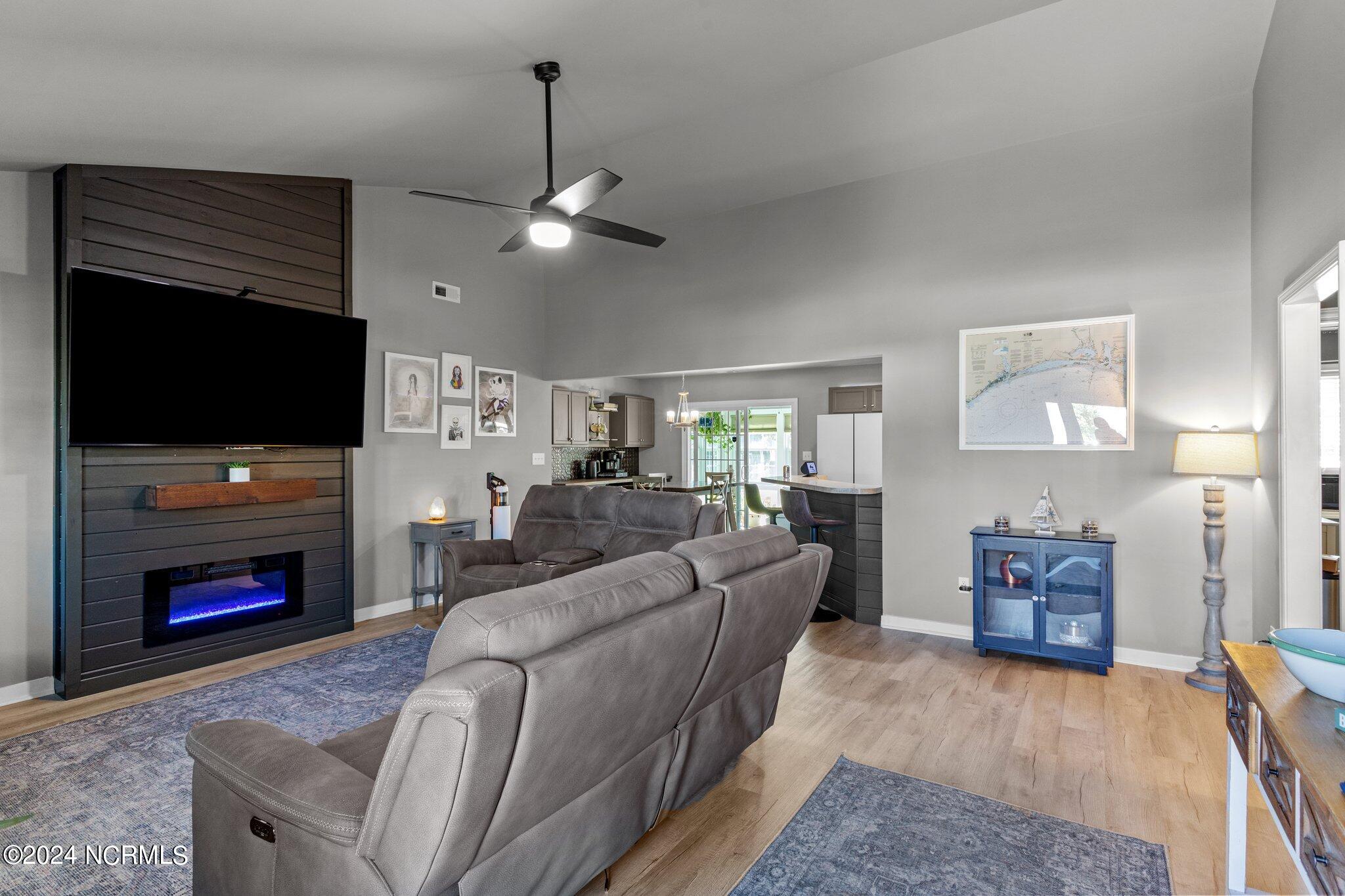 203 Rutledge Avenue Beaufort, NC 28516 - Photo 7 of 42 Living Area For All