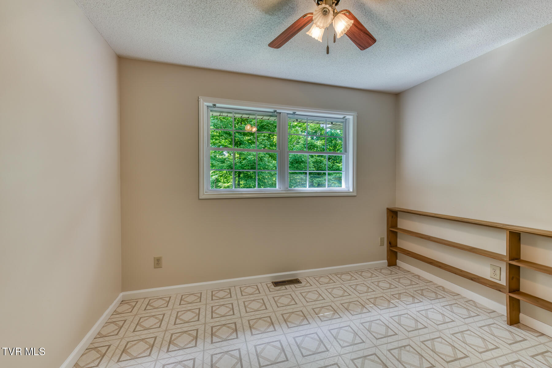210 Telford Road Telford, TN 37690 - Photo 35 of 105 210 Telford Rd-28