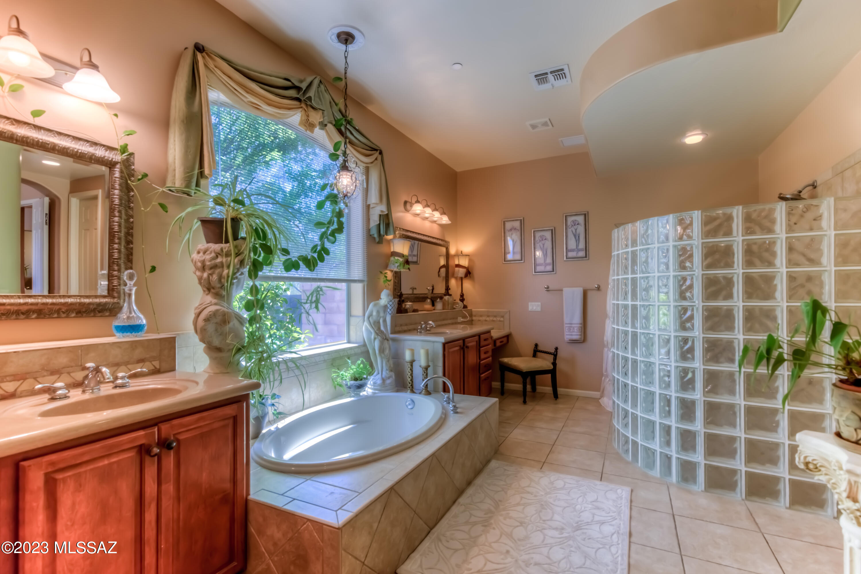 12742 North Yellow Bird Road Oro Valley, AZ 85755 - Photo 26 of 42