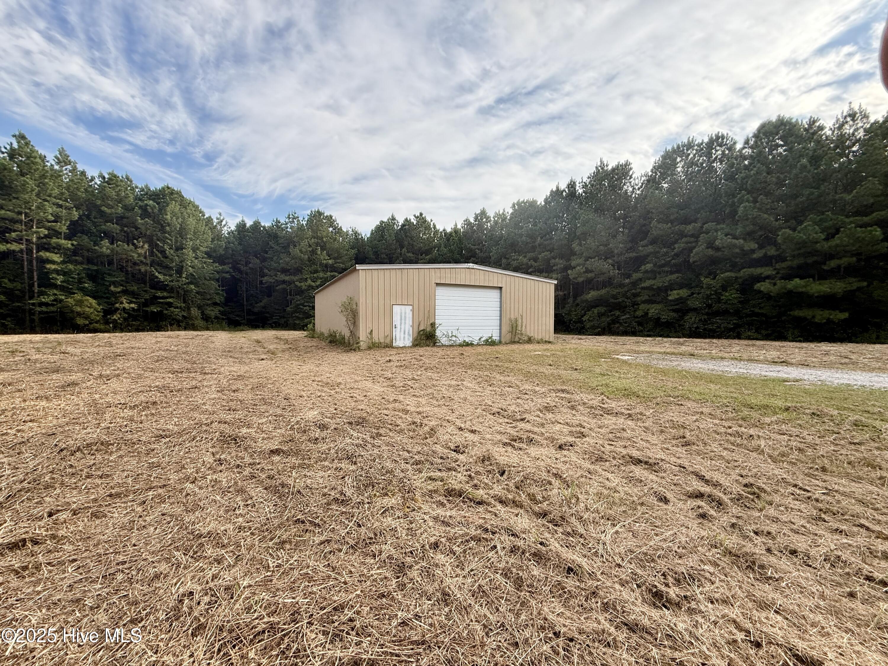 1900 J T Heath Road Williamston, NC 27892 - Photo 10 of 15 Outbuilding