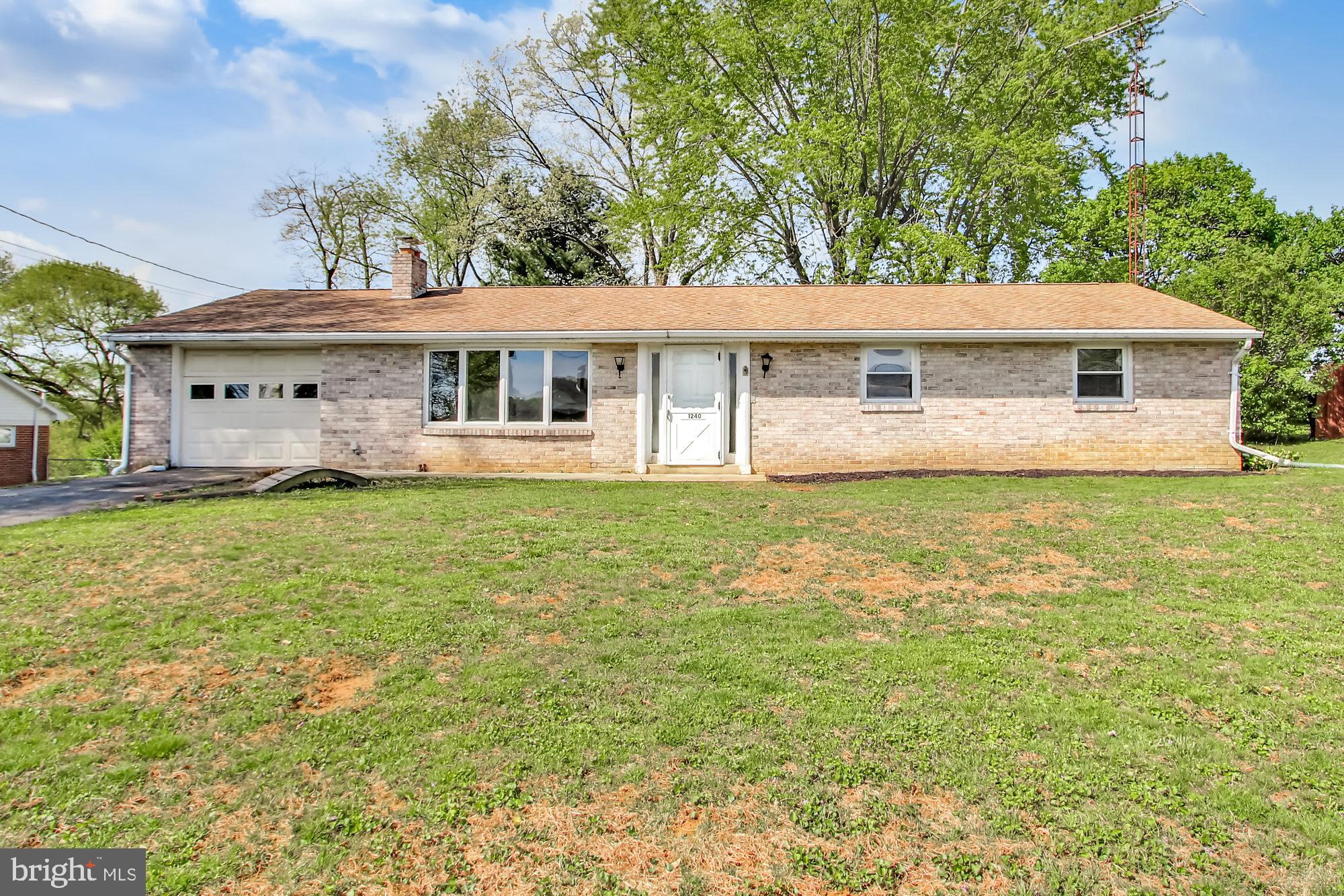 1240 Crescent Road York, PA 17402 - Photo 1 of 26 Gallery Image 1