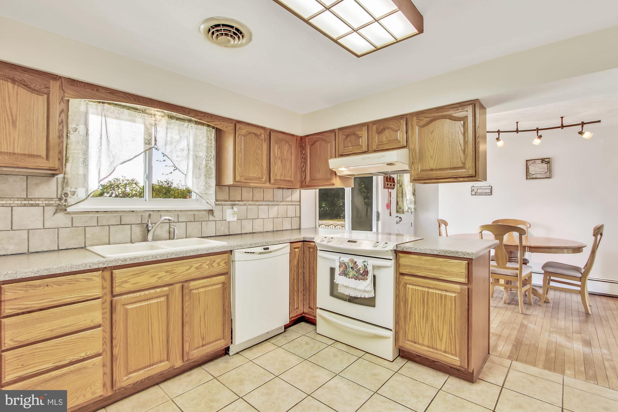1240 Crescent Road York, PA 17402 - Photo 11 of 26 Gallery Image 11