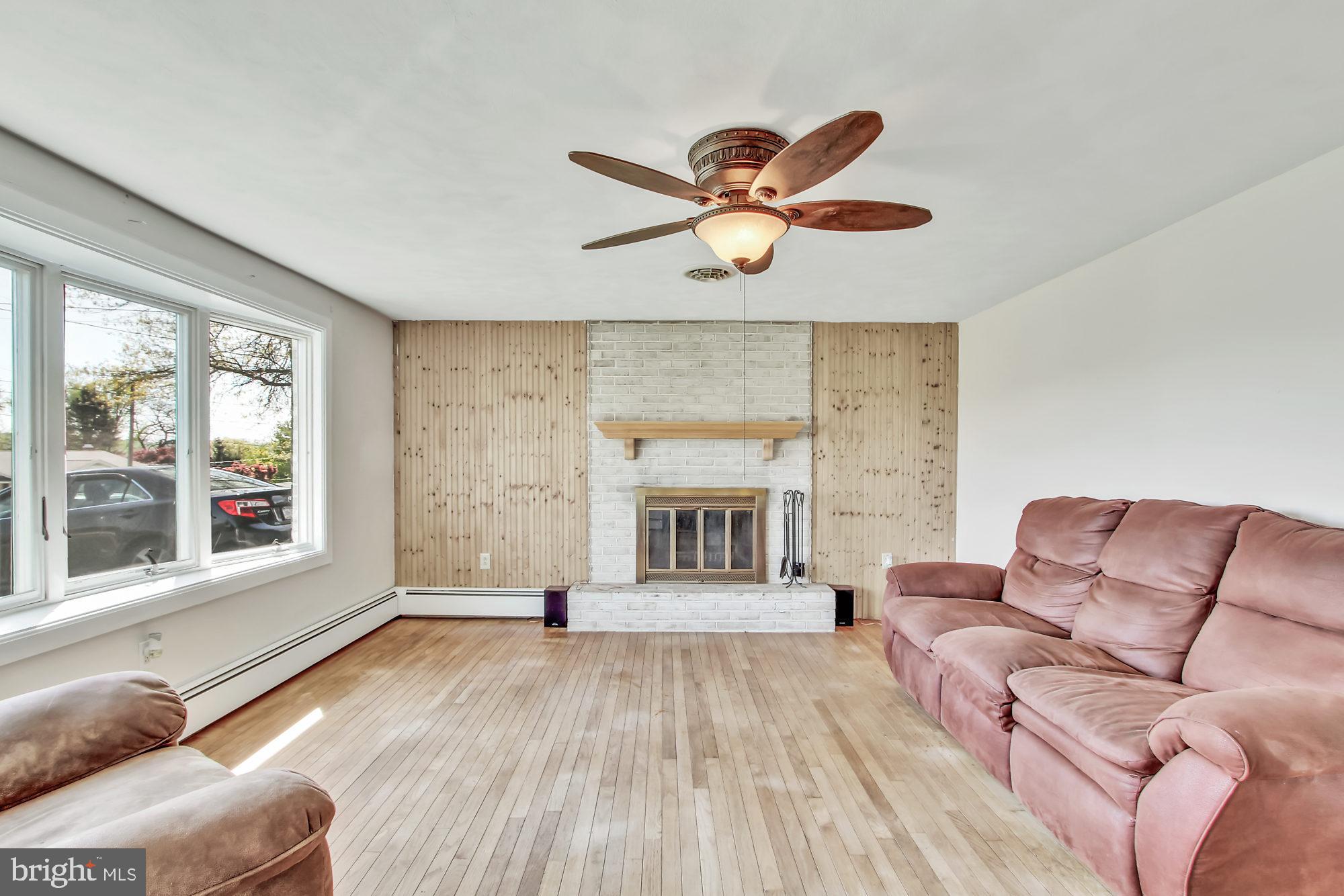 1240 Crescent Road York, PA 17402 - Photo 3 of 26 Gallery Image 3