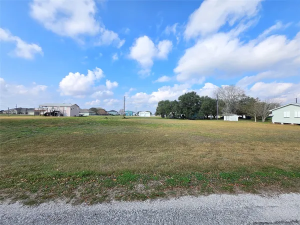 a view of an outdoor space and yard