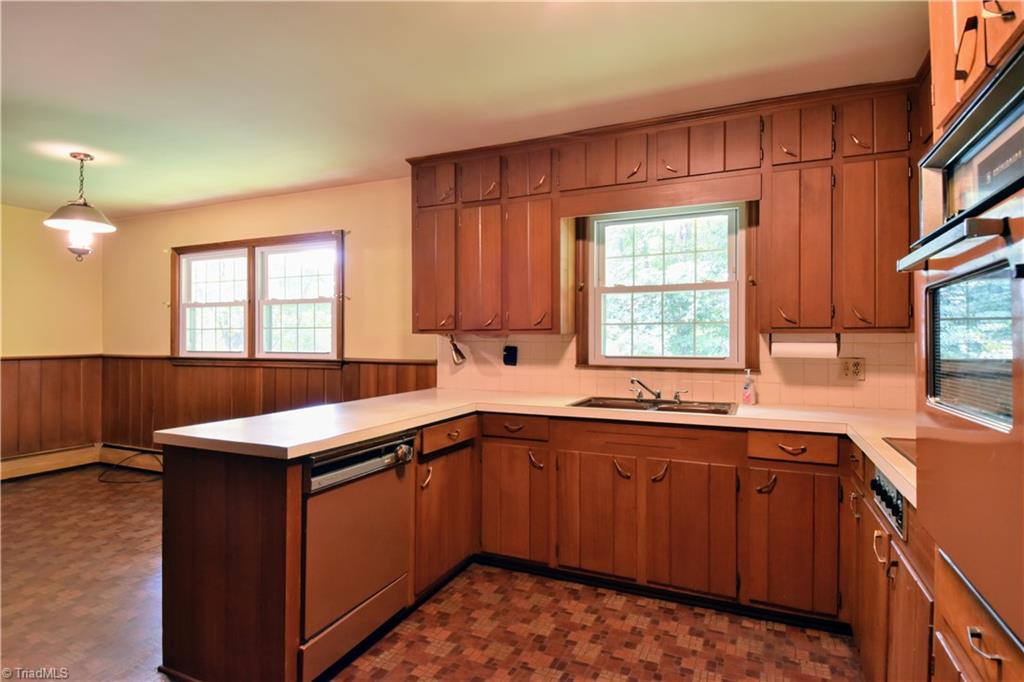 604 Runningbrook Lane Rural Hall, NC 27045 - Photo 5 of 21