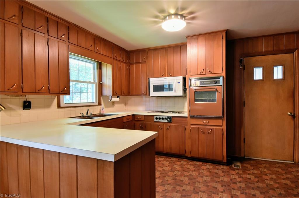 604 Runningbrook Lane Rural Hall, NC 27045 - Photo 6 of 21