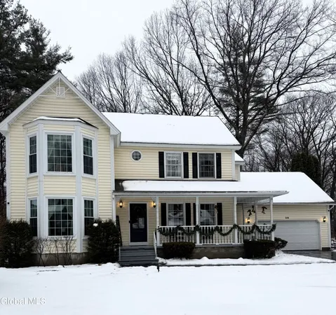 $624,900 | 38 Deer Run Hollow, Halfmoon, NY 12065