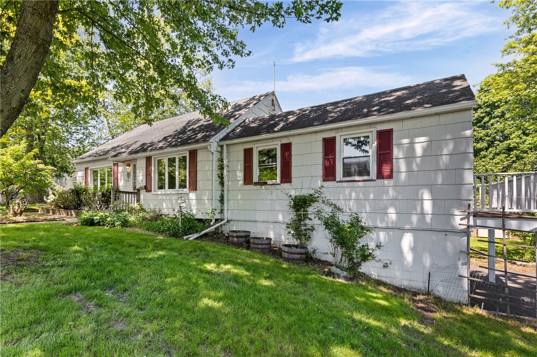166 Wood Road Greece, NY 14626 - Photo 3 of 46