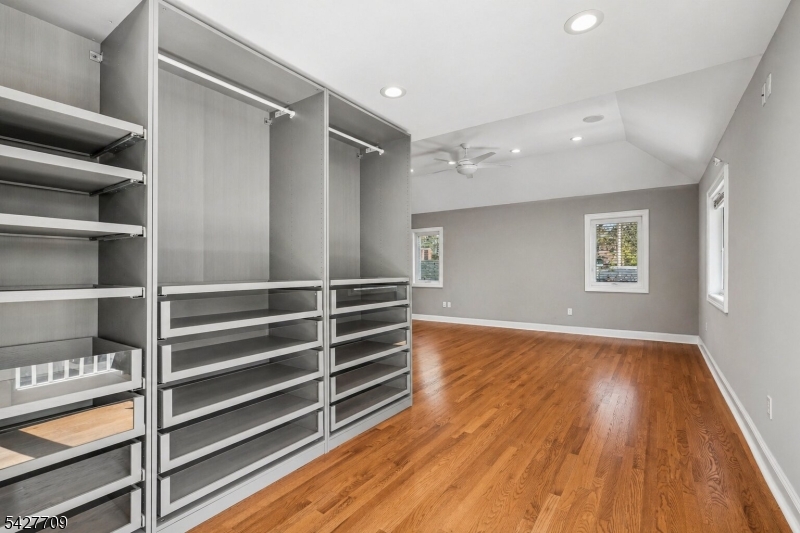 567 Mountain Avenue Springfield, NJ 07081 - Photo 17 of 32