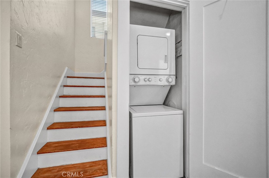 1616 East Ocean Boulevard, Unit 6 Long Beach, CA 90802 - Photo 21 of 37 a view of entryway with washer and dryer