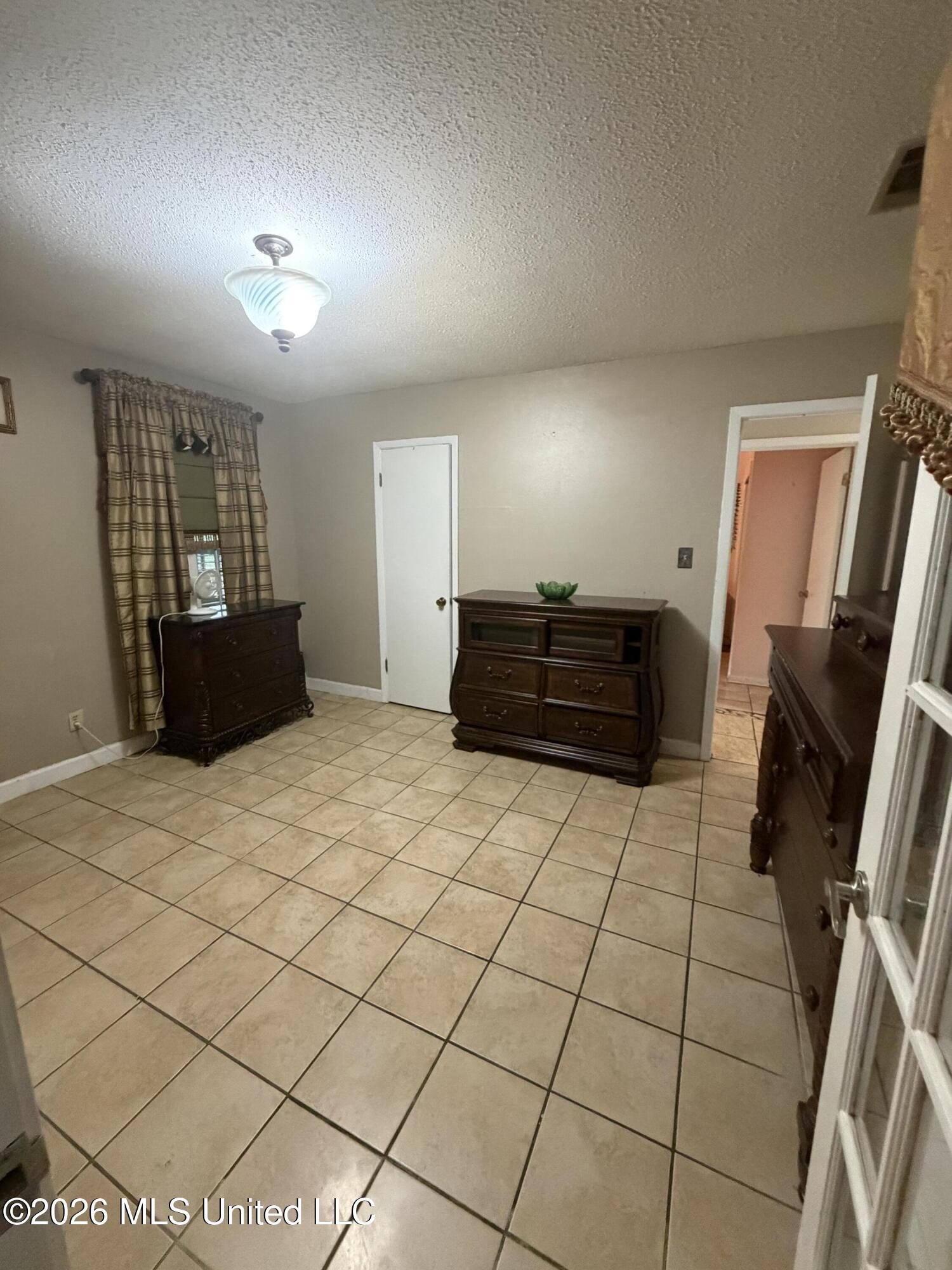 4000 Karen Street Moss Point, MS 39563 - Photo 7 of 15 IMG_5874