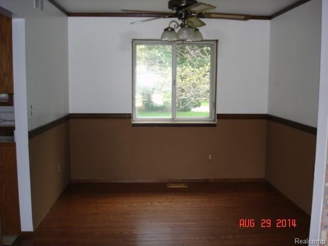 20490 Coachwood Road Riverview, MI 48193 - Photo 5 of 17 007.jpg
