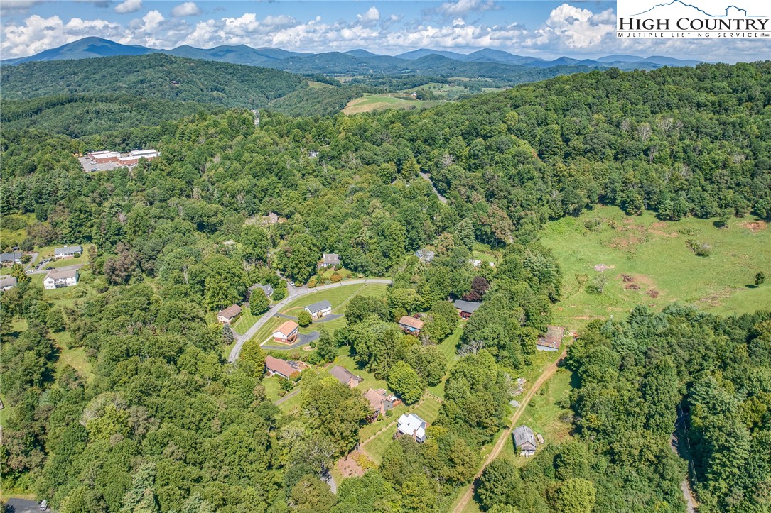 306 Fieldstream Drive Boone, NC 28607 - Photo 36 of 37 Gallery Image 36