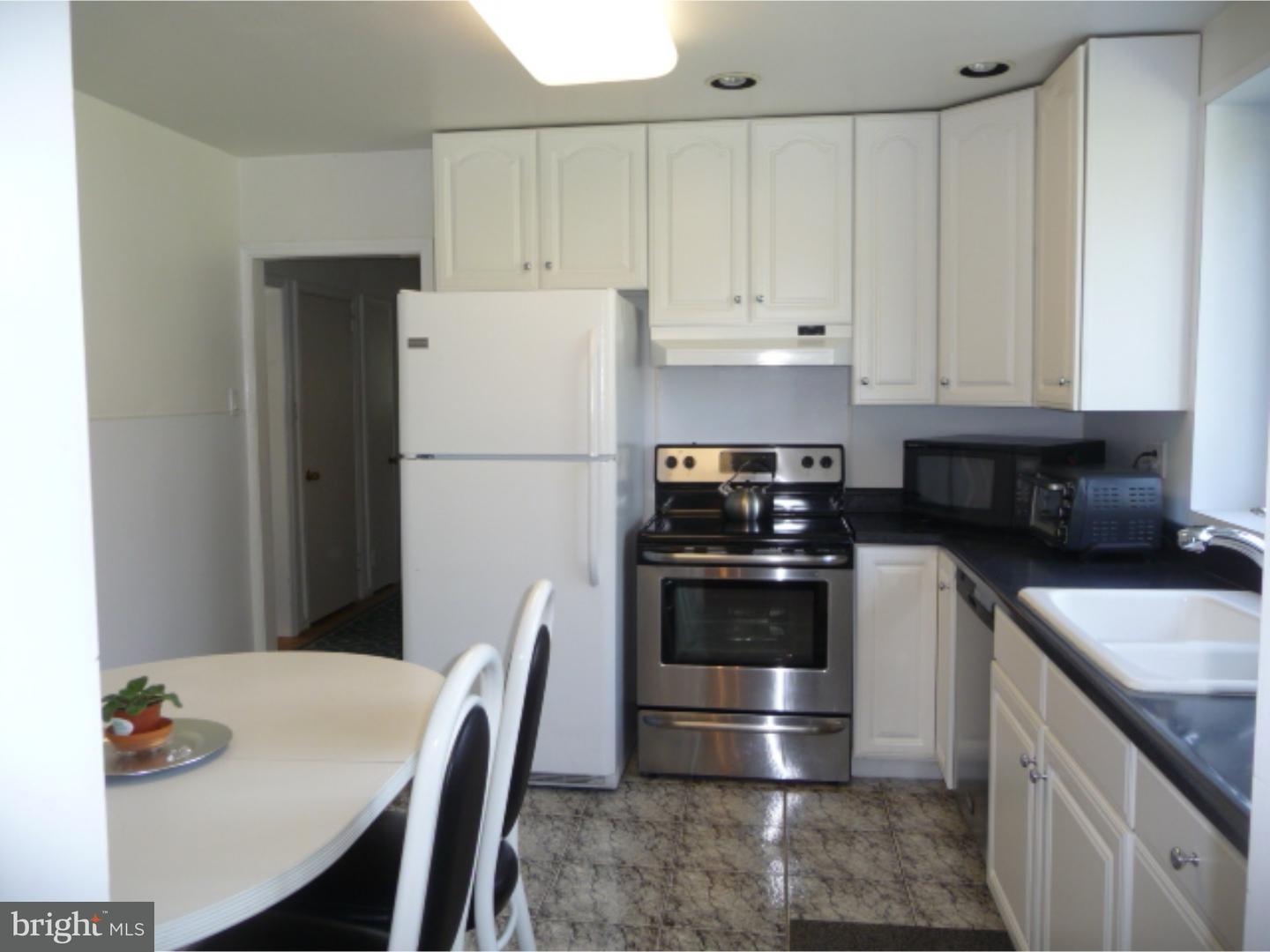2078 Kent Road Huntingdon Valley, PA 19006 - Photo 12 of 25 Kitchen