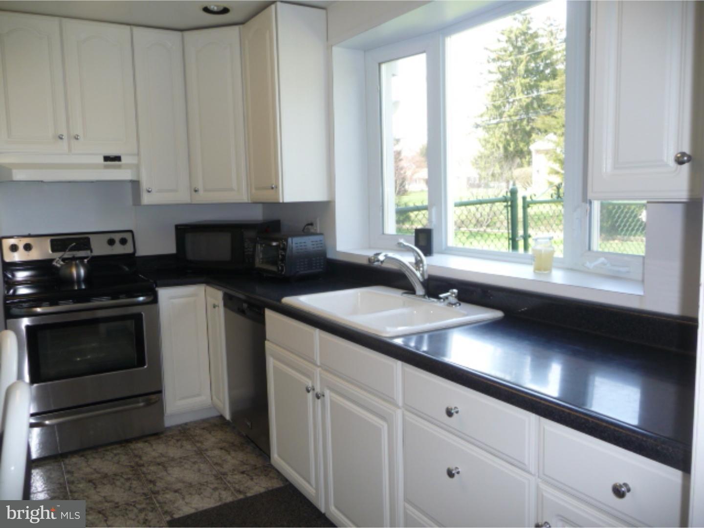 2078 Kent Road Huntingdon Valley, PA 19006 - Photo 13 of 25 Kitchen