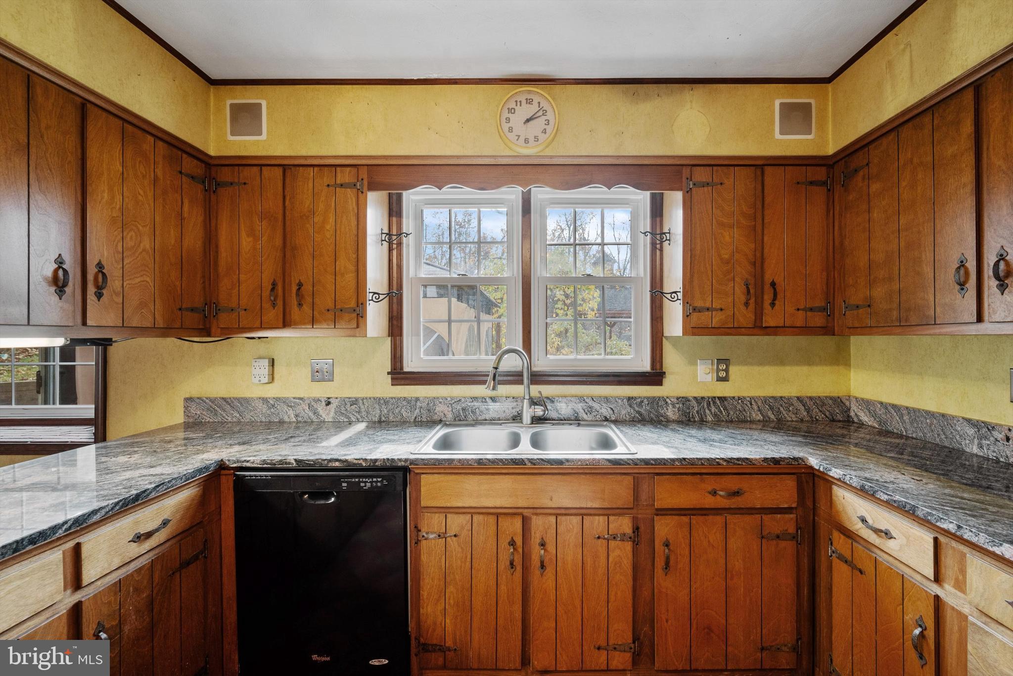 6953 Middle Road Middletown, VA 22645 - Photo 26 of 56 tons of counter space