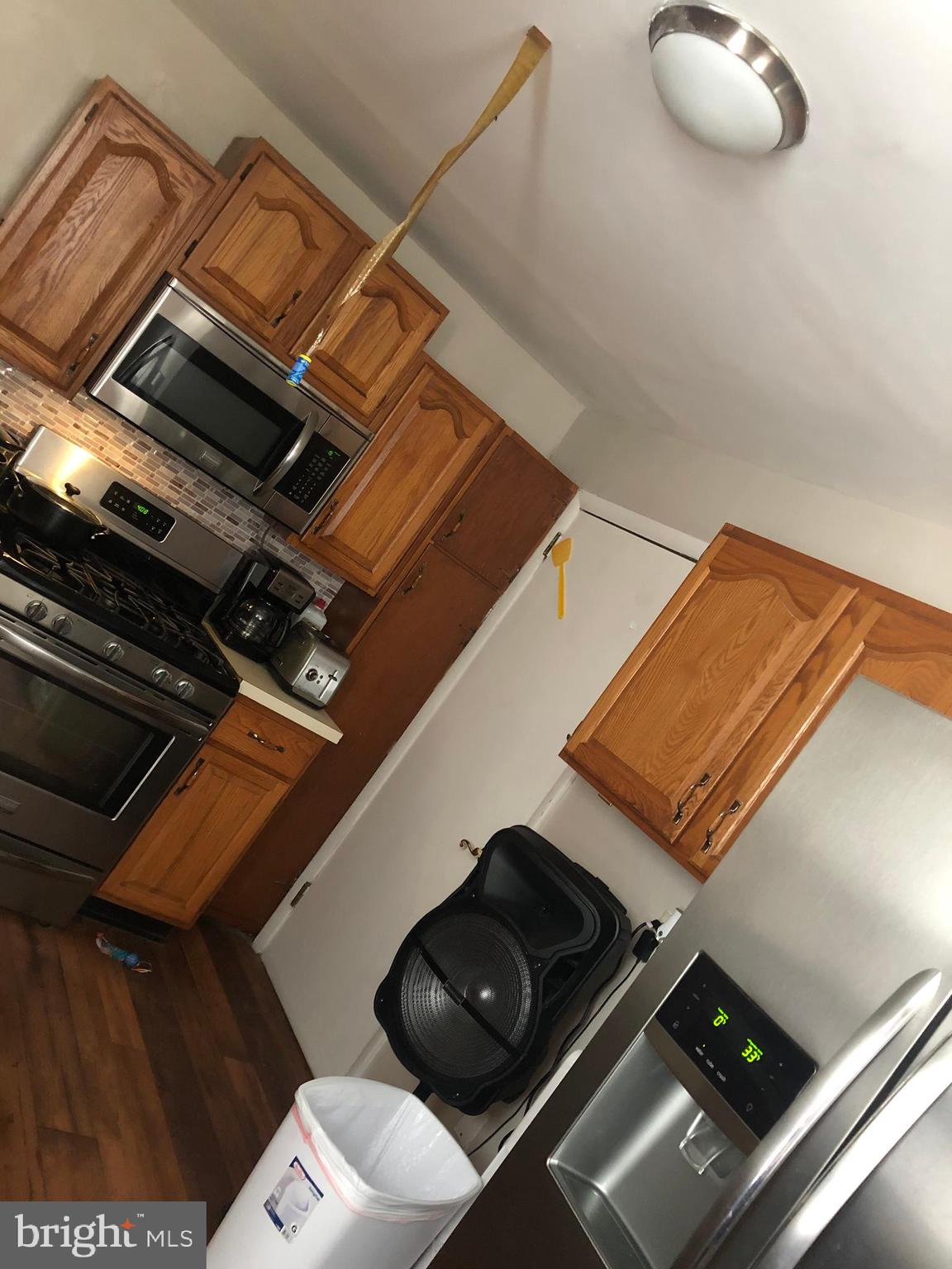 1086 Trent Road Camden, NJ 08104 - Photo 10 of 19 Kitchen