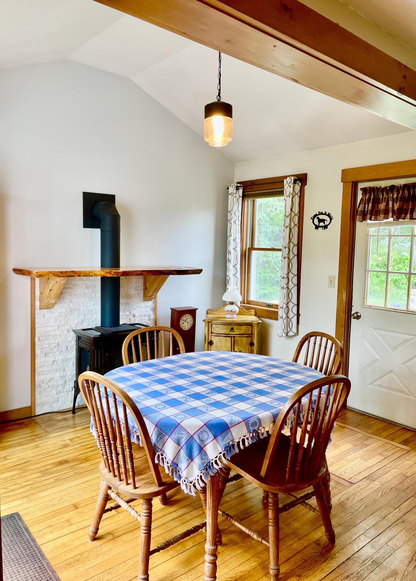 7 2nd Street Spruce Head, ME 04859 - Photo 22 of 47 D8101090-319A-48A1-8153-F3F886D7D35D_1_2