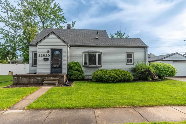 $229,900 | 22820 Pleasant Street, St. Clair Shores, MI 48080