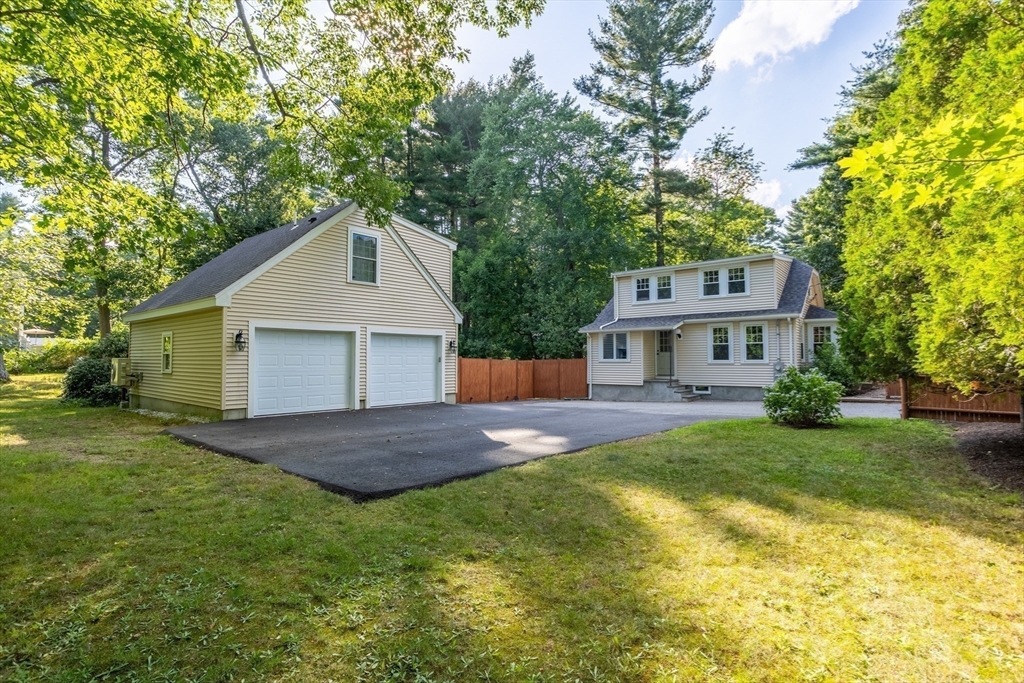 16 Lowell Road North Reading, MA 01864 - Photo 1 of 25 Gallery Image 1