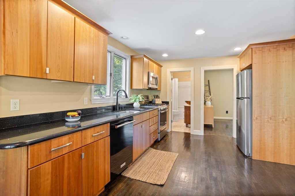 16 Lowell Road North Reading, MA 01864 - Photo 6 of 25 Gallery Image 6
