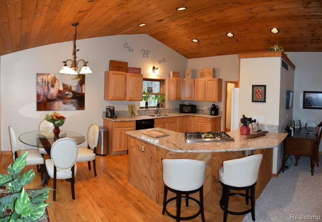 7215 Faussett Road Fenton, MI 48430 - Photo 23 of 46 23 kitchen pano.jpg