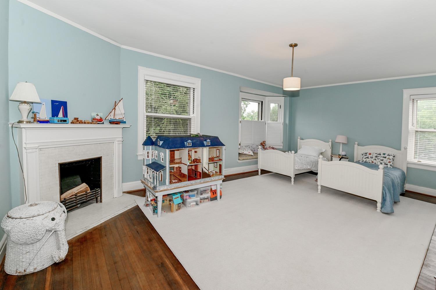 2461 Grandin Road Cincinnati, OH 45208 - Photo 32 of 48