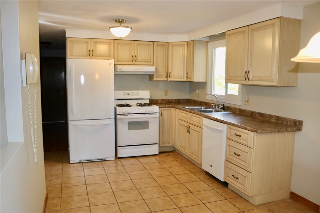 131 Lockhaven Road Warwick, RI 02889 - Photo 7 of 29
