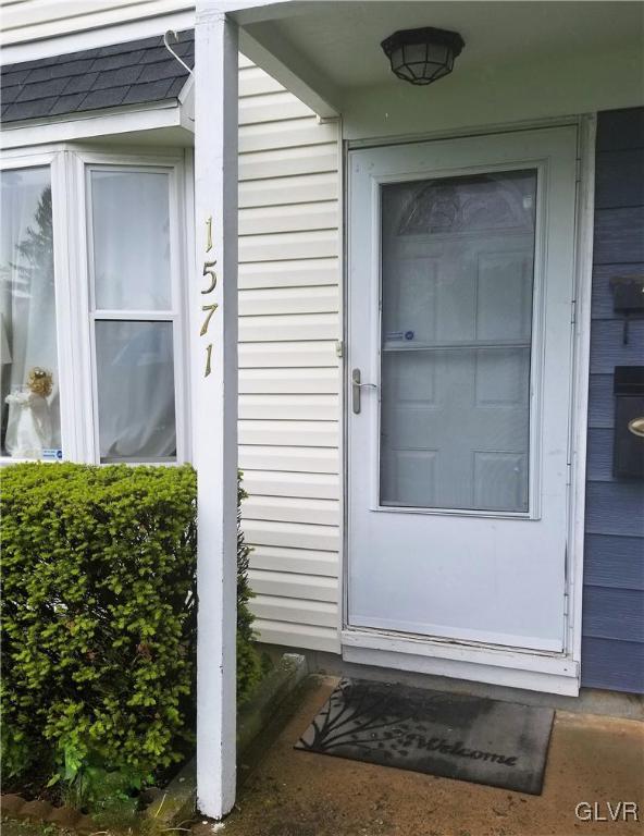 1571 Valley Road Bethlehem, PA 18018 - Photo 3 of 34 Gallery Image 3