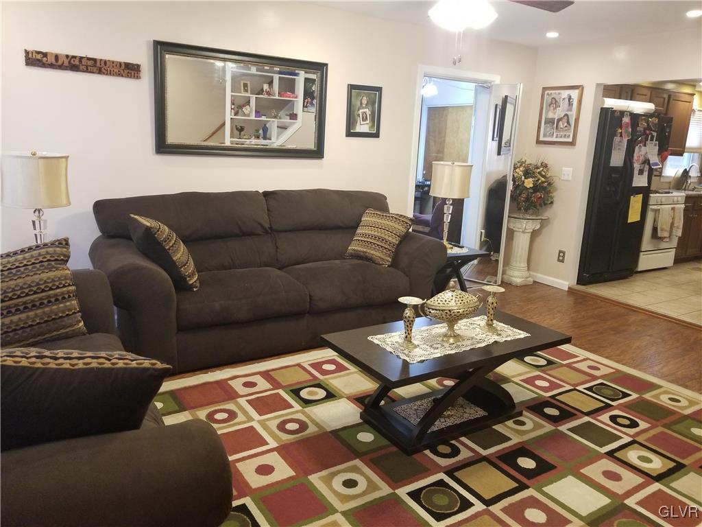 1571 Valley Road Bethlehem, PA 18018 - Photo 5 of 34 Gallery Image 5