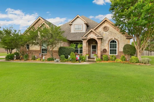 $639,000 | 8000 Rodeo Drive, Denton, TX 76208