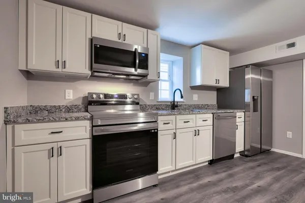 $1,500 | 6722 Brentwood Avenue, Unit B, Dundalk, MD 21222