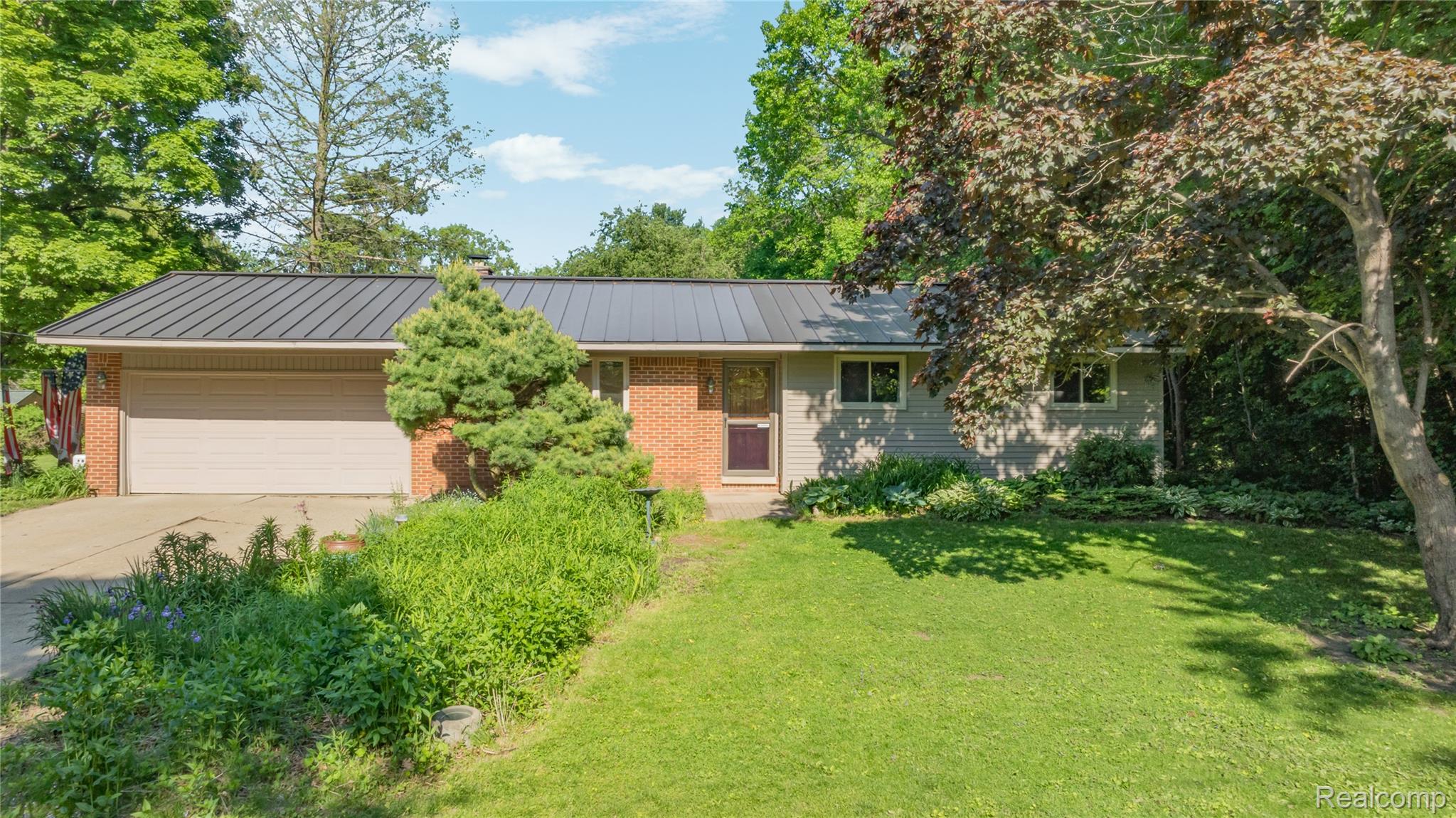 760 Waterbury Road Highland, MI 48356 - Photo 1 of 62 760 Waterbury - OnDemand Pix Photography (61).jpg