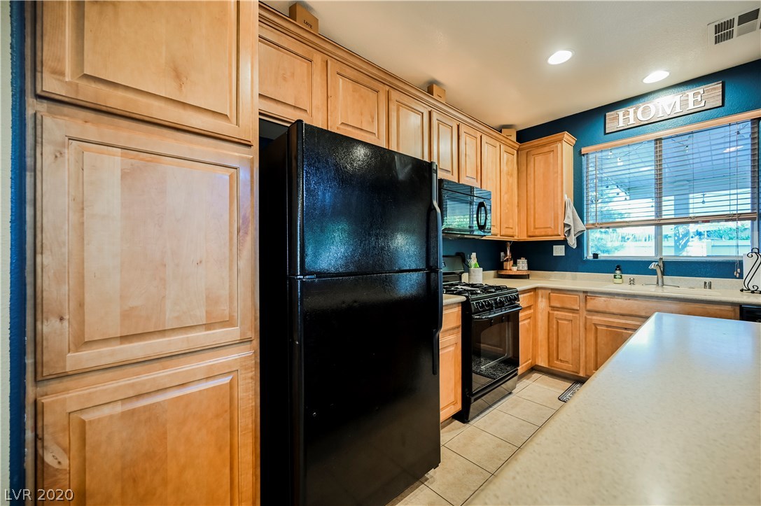 8056 Aztec Basin Avenue Las Vegas, NV 89131 - Photo 17 of 37