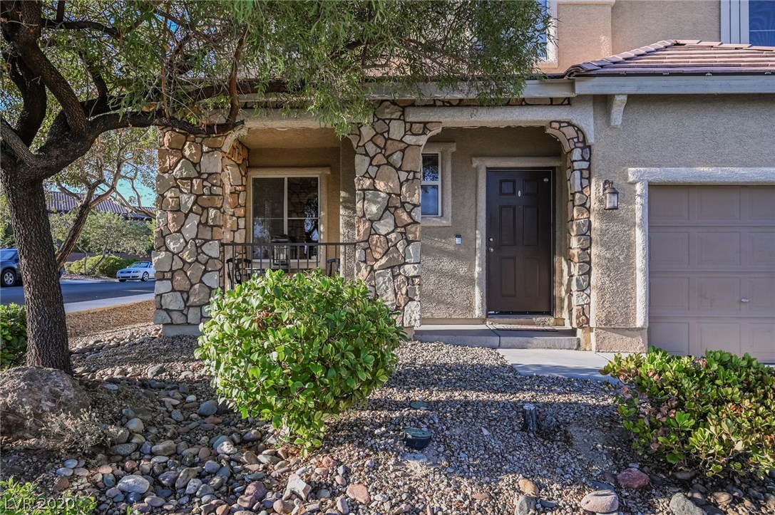 8056 Aztec Basin Avenue Las Vegas, NV 89131 - Photo 3 of 37