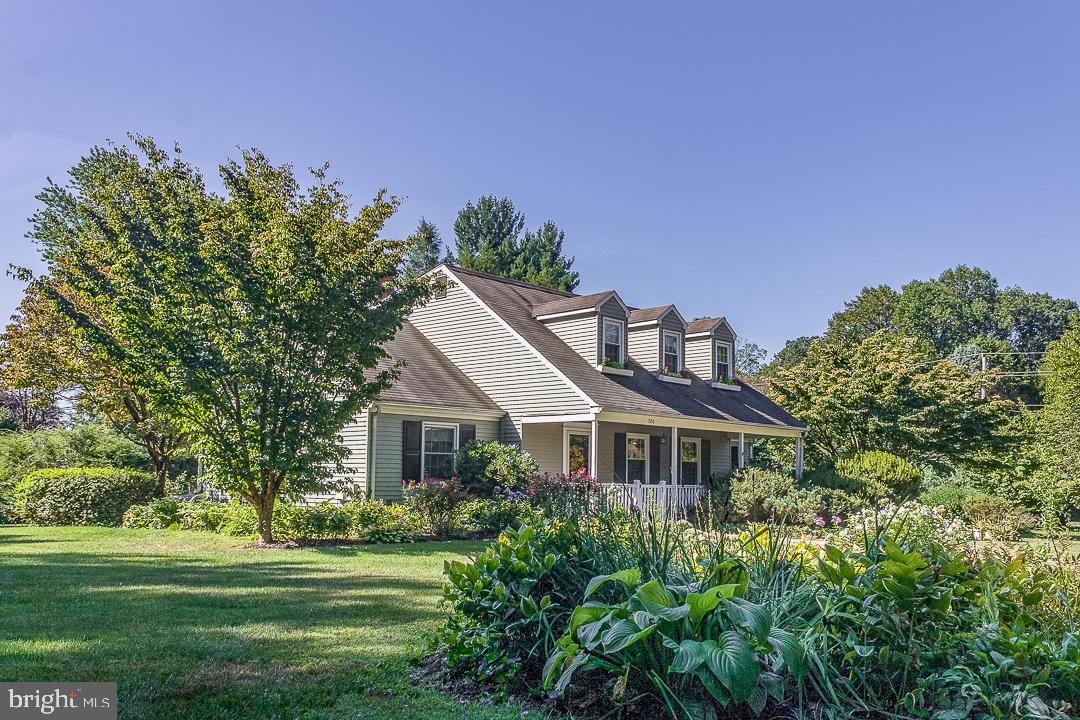 700 Fawn Road Newark, DE 19711 - Photo 2 of 38 nestled on a well landscaped lot