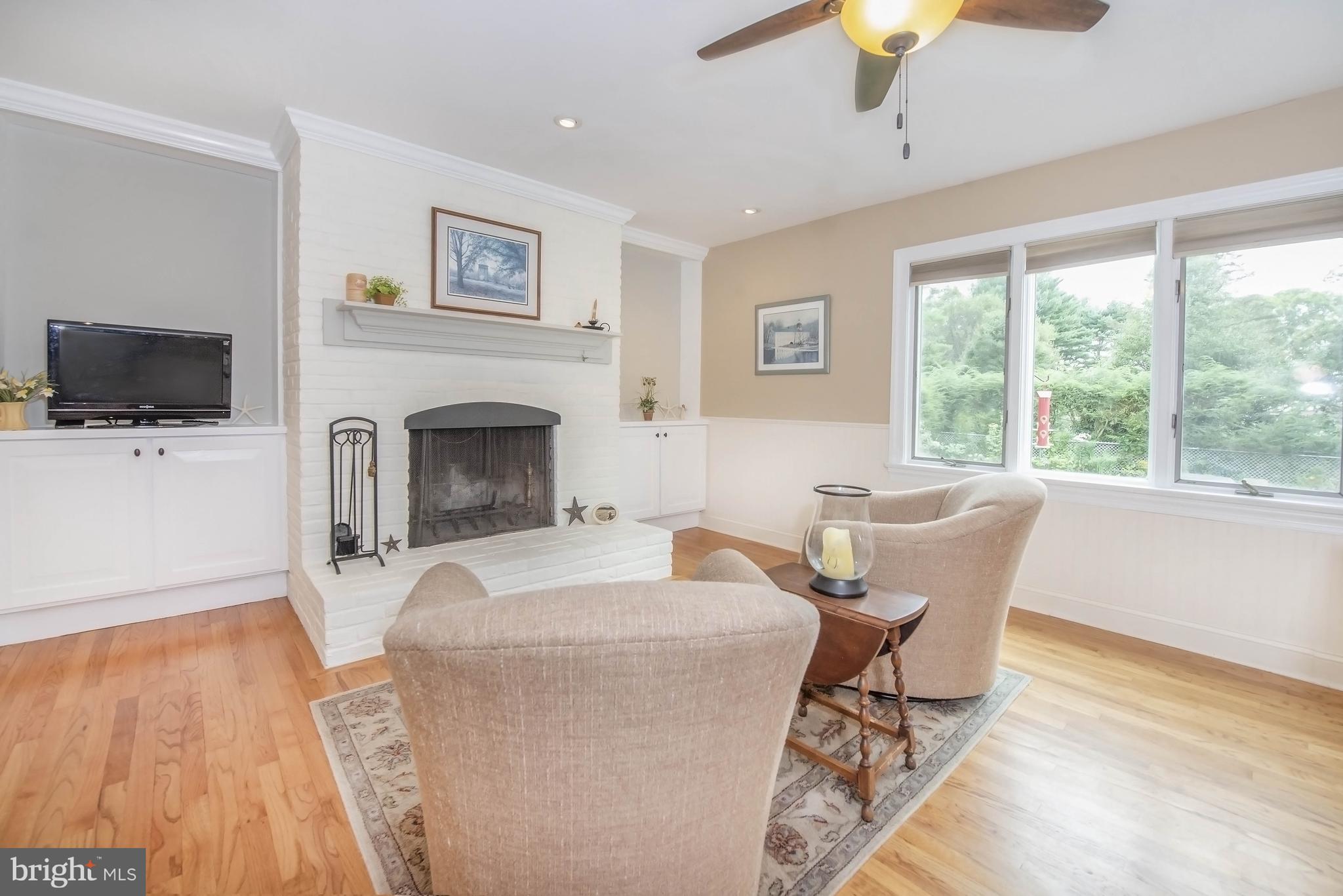 700 Fawn Road Newark, DE 19711 - Photo 21 of 38 brick fireplace in sitting area