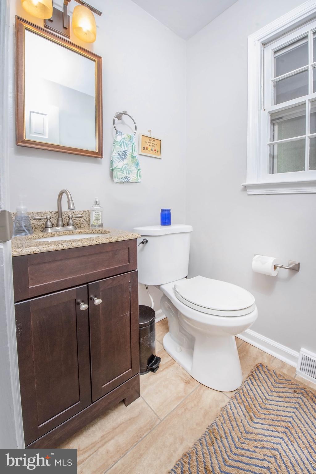 700 Fawn Road Newark, DE 19711 - Photo 25 of 38 Powder room