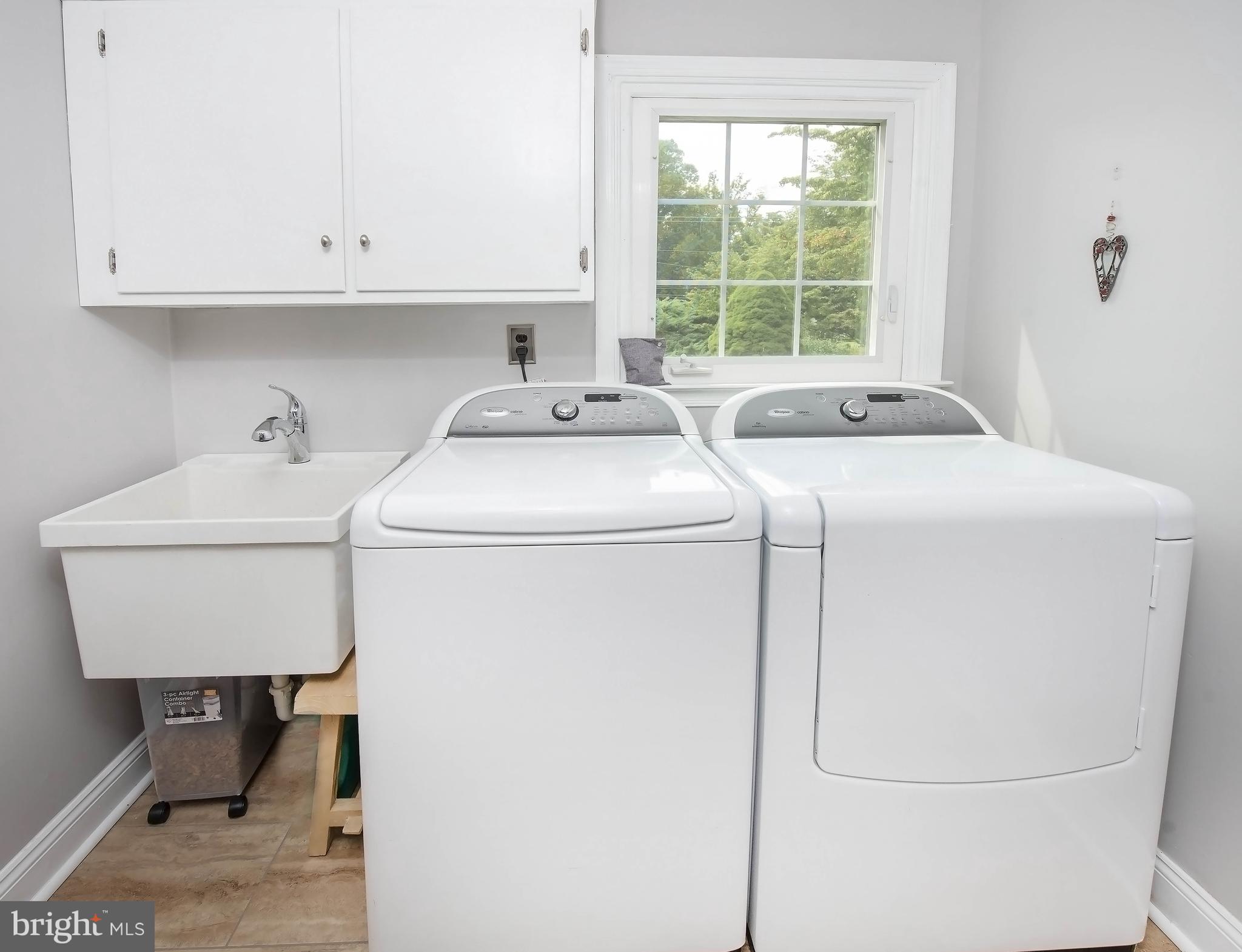 700 Fawn Road Newark, DE 19711 - Photo 26 of 38 Laundry room
