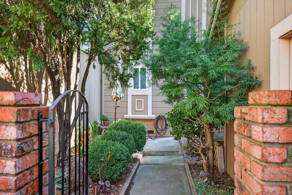 7059 Lompoc Court Citrus Heights, CA 95621 - Photo 4 of 53 front view of a house with a tree
