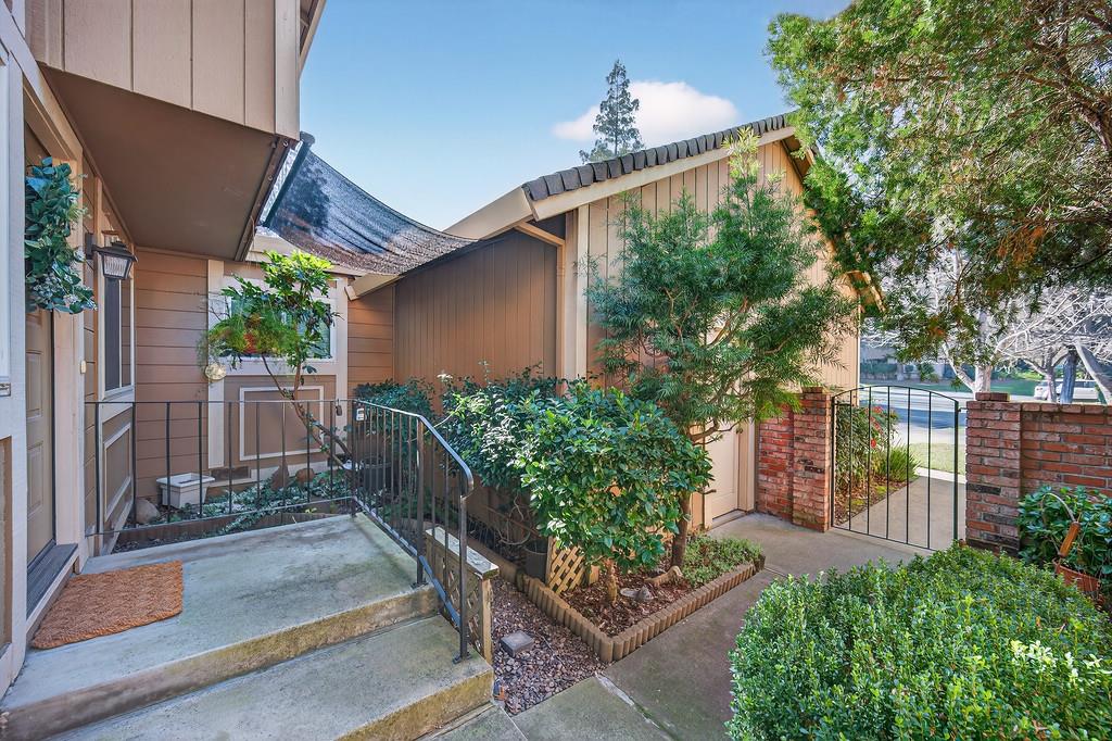 7059 Lompoc Court Citrus Heights, CA 95621 - Photo 6 of 53