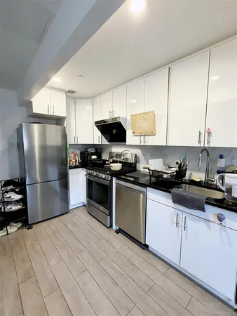 $549,000 | 144-27 Sanford Avenue, Unit 2P | Murray Hill - Flushing