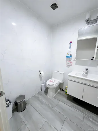 $549,000 | 144-27 Sanford Avenue, Unit 2P | Murray Hill - Flushing