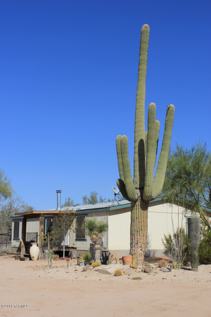 7060 North Gemstone Road Tucson, AZ 85743 - Photo 2 of 20