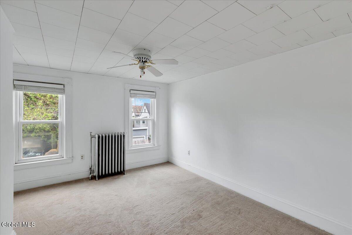 2115 Colgate Place Schenectady, NY 12304 - Photo 33 of 43 34-Bedroom
