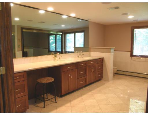 12 1st Parish Road Canton, MA 02021 - Photo 4 of 6 Gallery Image 4