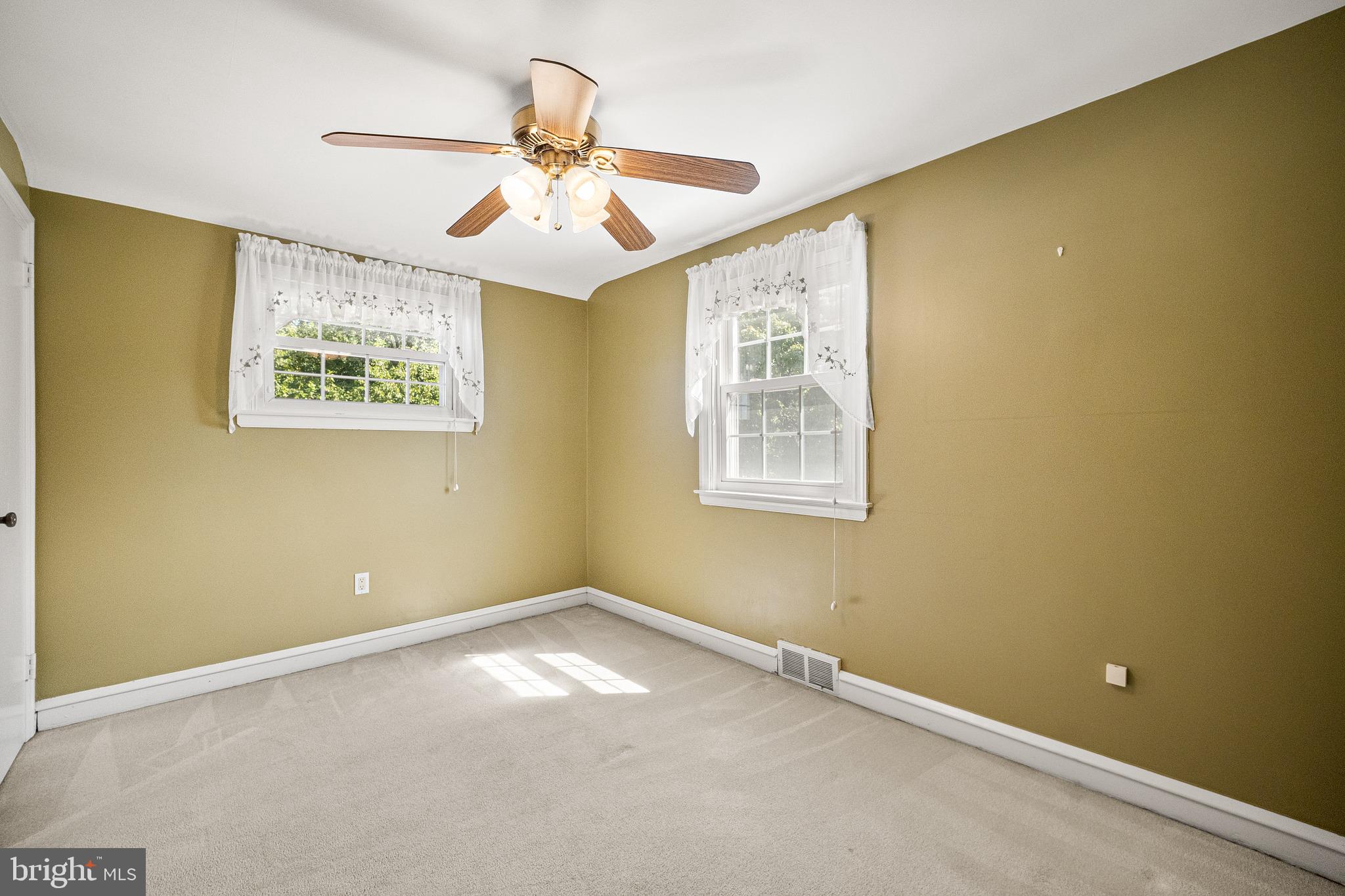 231 Springfield Road Aldan, PA 19018 - Photo 21 of 41 Third Bedroom | 2nd Floor