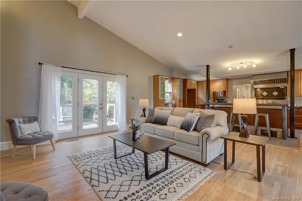 2123 Davis Road Davidson, NC 28036 - Photo 6 of 48 Gallery Image 6